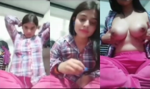 Sexy Desi Girl Shows Boobs