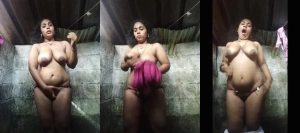 Horny Desi Bhabhi Shows Nude Body part 2