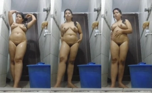 Sexy Desi Girl Bathing