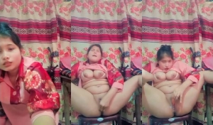 Horny Desi Girl Masturbating